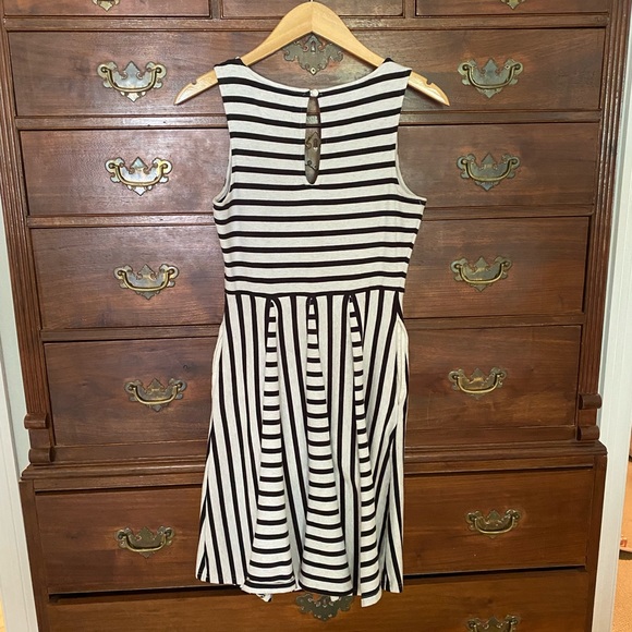 {anthropologie} Striped V Neck Dress - Picture 3 of 9